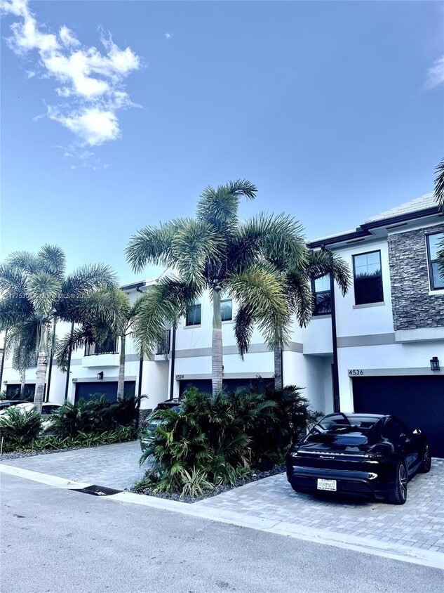 Photo - 4536 S Aqua Bella Ln (Davie, FL)
