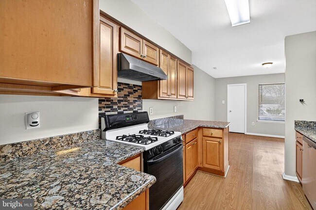 Photo - 70 Hampshire Dr