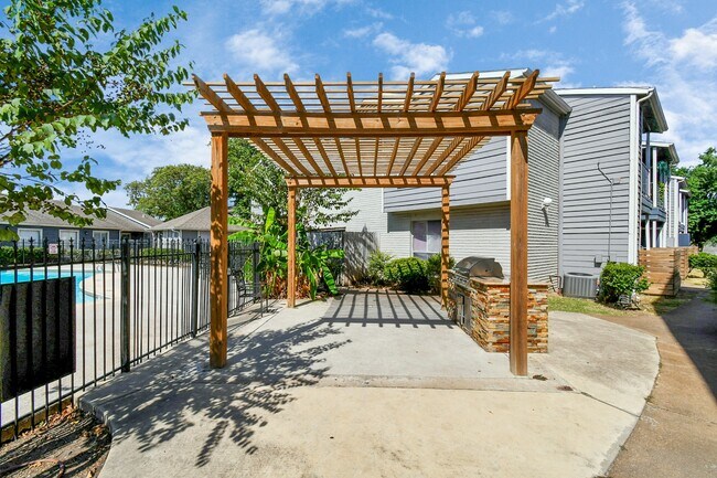 Building Photo - 12211 Fondren Rd Unit 708