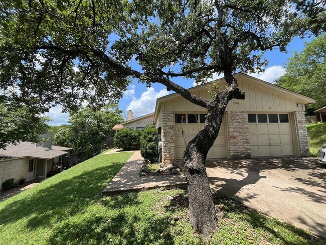 Photo - 9904 Hundred Oaks Cir Townhome