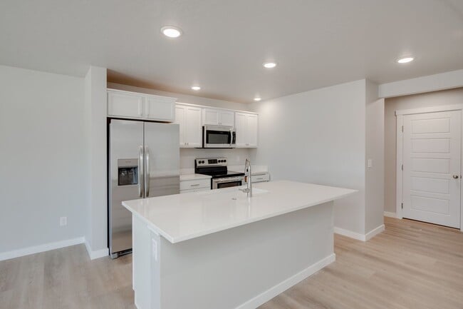 Building Photo - Now Leasing! Great Location, Community, Qu... Rental