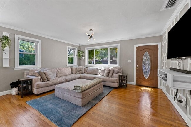 Photo - 2605 S Manhattan Ave