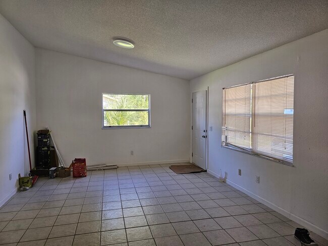 Photo - 472 N Willowwood Point