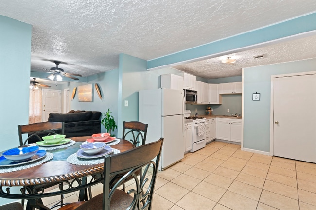 Photo - 305 Fresa Rd