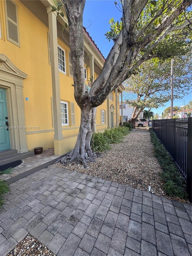 Photo - 510 76th St Unidad 1