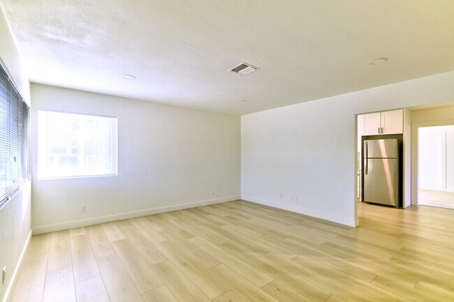 Photo - Modern 3 Bedroom Pool Home in Hemet