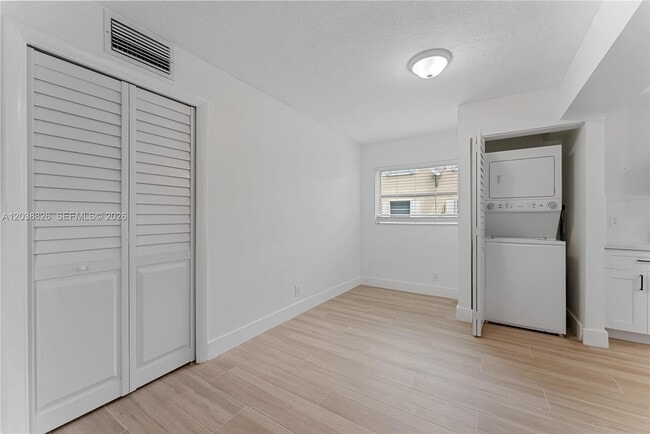 Building Photo - 10261 NW 35th St Unit 10