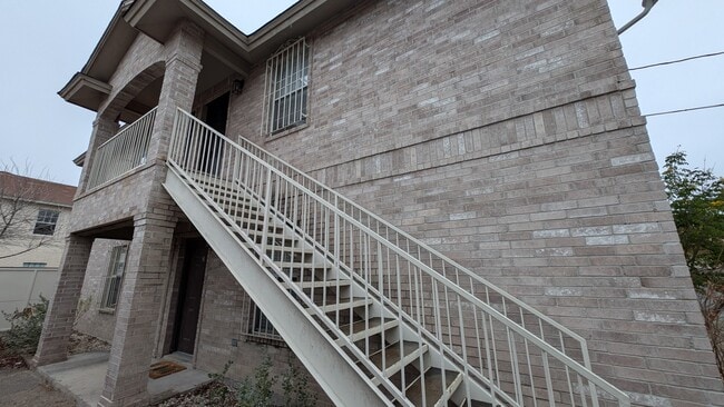 Photo - 1708 Chacon St Unidad 4