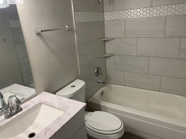 Photo - 1435 Manitou Blvd Unidad 2