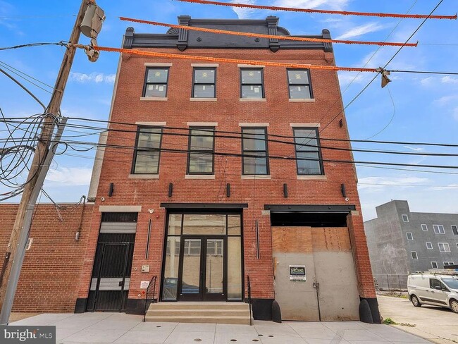 Building Photo - 1245 N 26th St Unit 4
