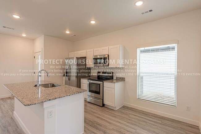 Photo - 621 St Charles Pl