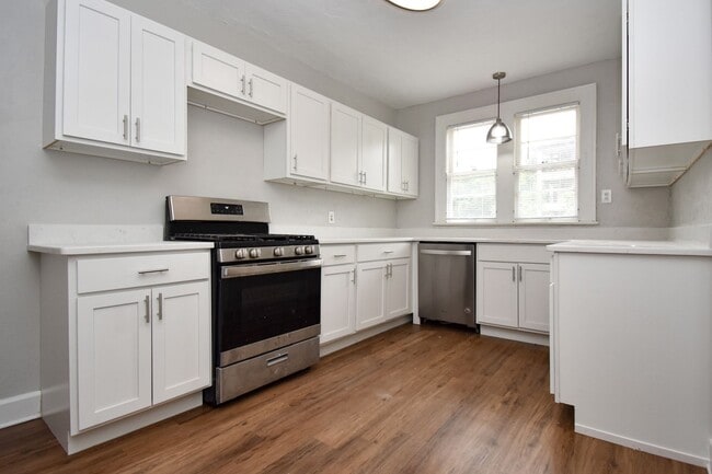 Photo - 949 SW 13th St