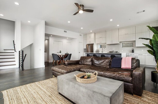 Photo - 2307 N Carroll Ave