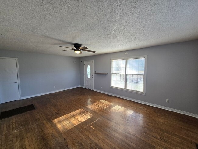 Photo - 3 Bed 1 Bath with Acreage