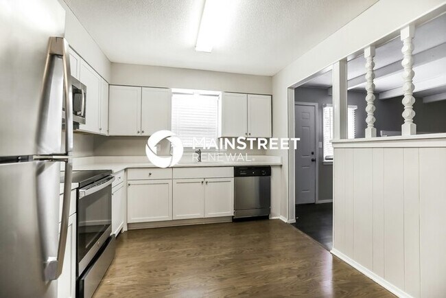 4 Bedroom Pet-Friendly Home in Independence, MO with Main Street Renewal