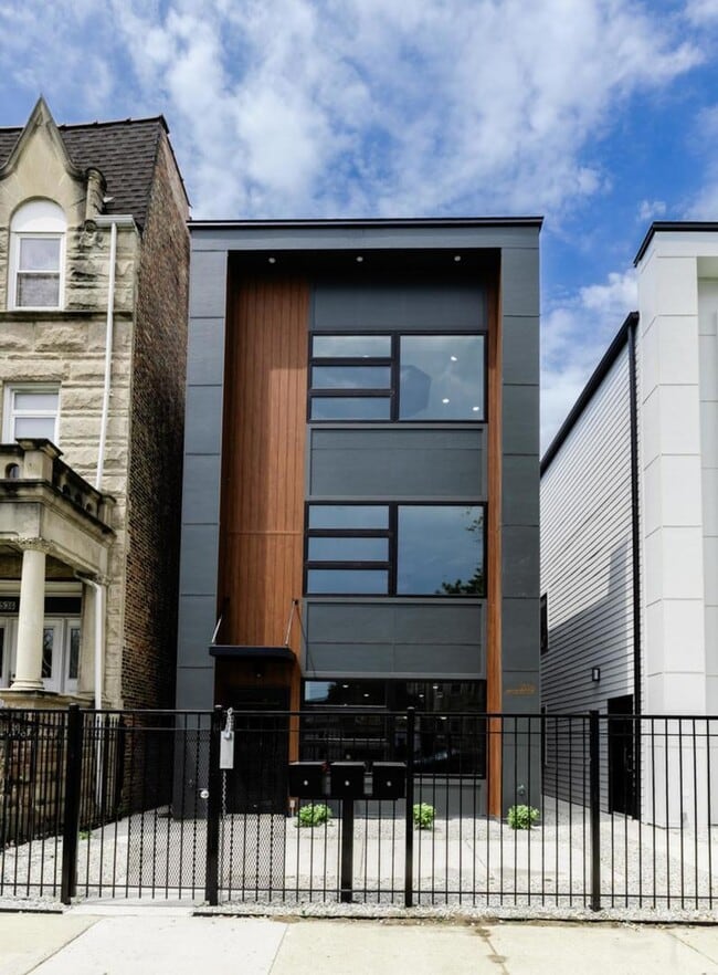 Building Photo - 5534 S Michigan Ave Rental