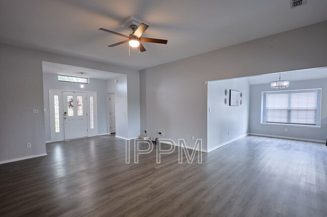 Photo - 1813 Lazy Lake Dr