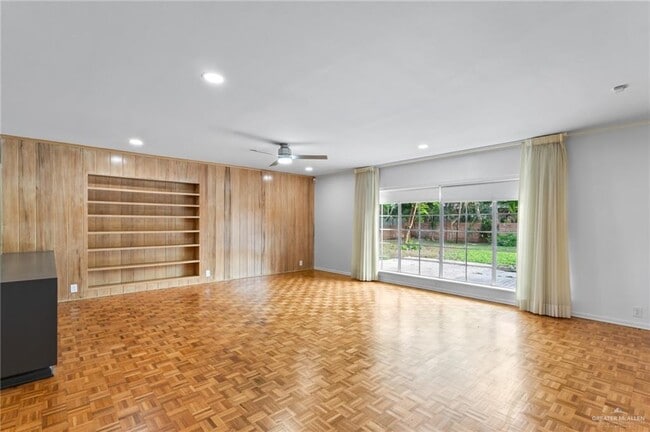 Photo - 28 W Austin Blvd