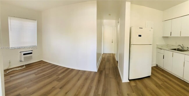 Photo - 691 NE 86th St Unidad 3