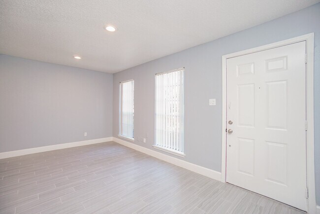 Photo - 2515 Oak Hill Dr