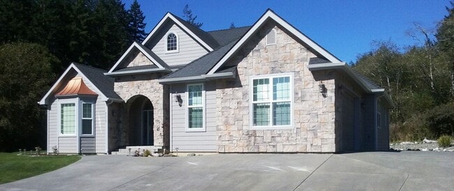 Beautiful Home near Harris Beach - Beautiful Home near Harris Beach