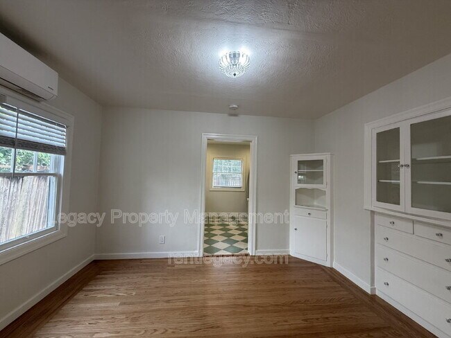 Photo - 45 1st St