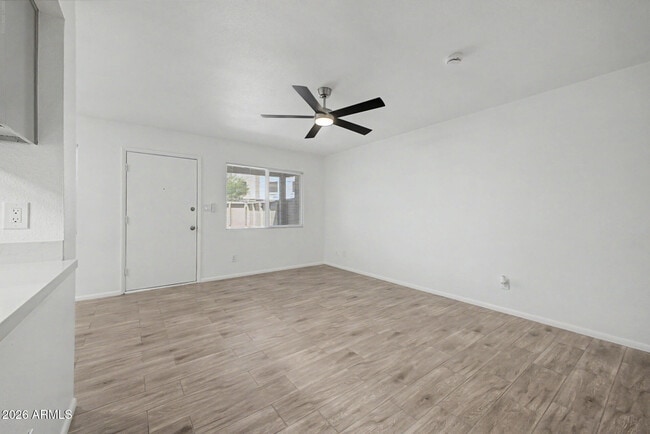 Photo - 5984 N 48th Ave