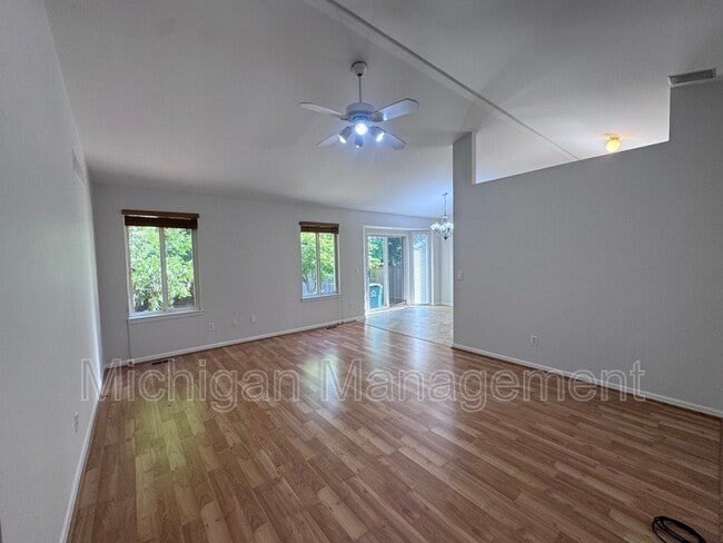 Photo - 173 Algansee Dr