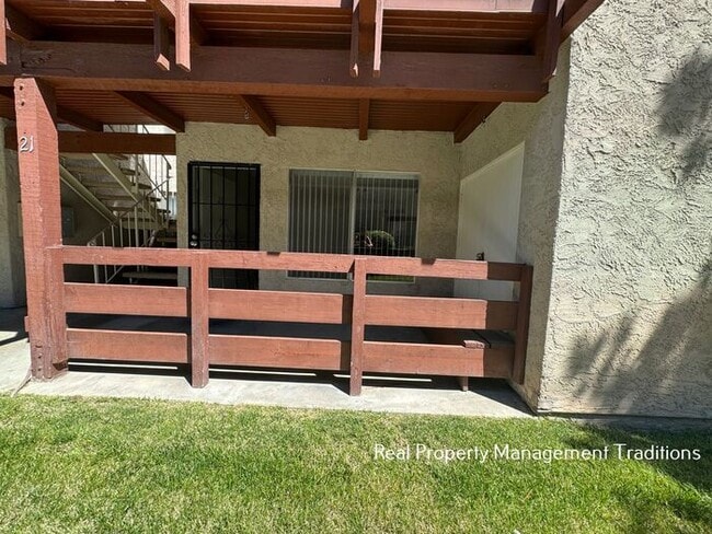 Photo - 3 + 2 Condo West Lancaster