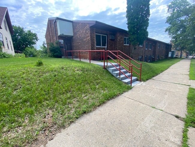109 3rd Ave Unit B10