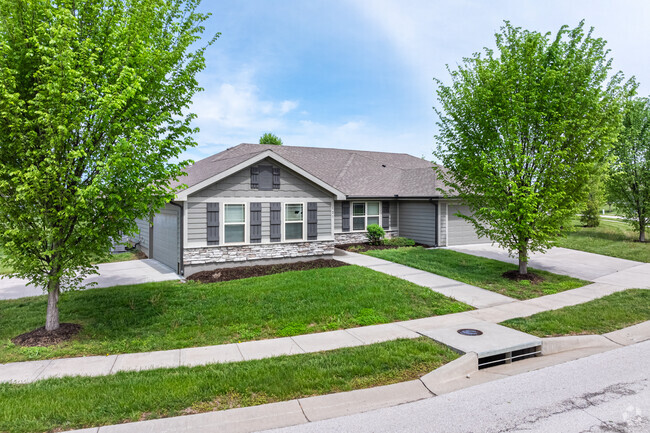 Photo - Colonial Gardens Apartments