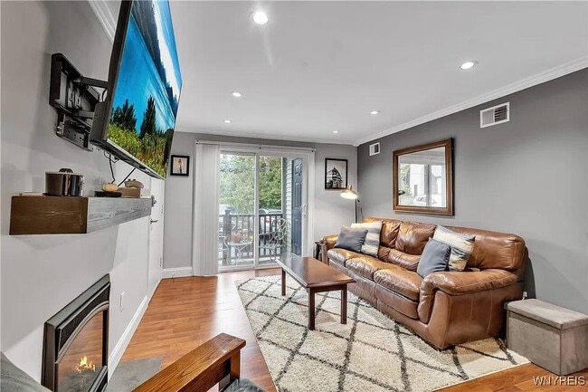 Photo - 770 W Ferry St