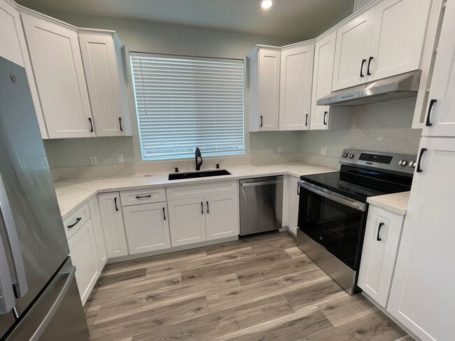 Photo - 7431 Warren Cir