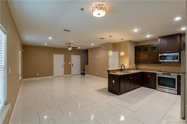 Photo - 1204 E Daffodil Ave Unidad D Rental