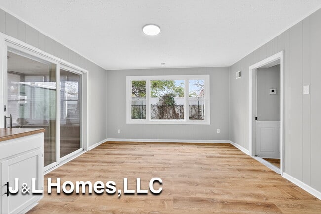 Photo - 1655 Westfield Dr N