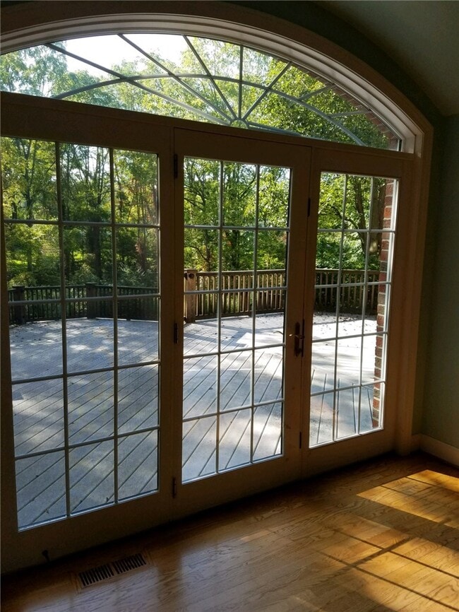 Photo - 6 Merrycreek Crossing