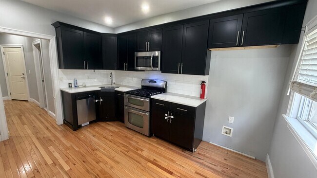 Photo - 137A Dekalb Ave Unit 1