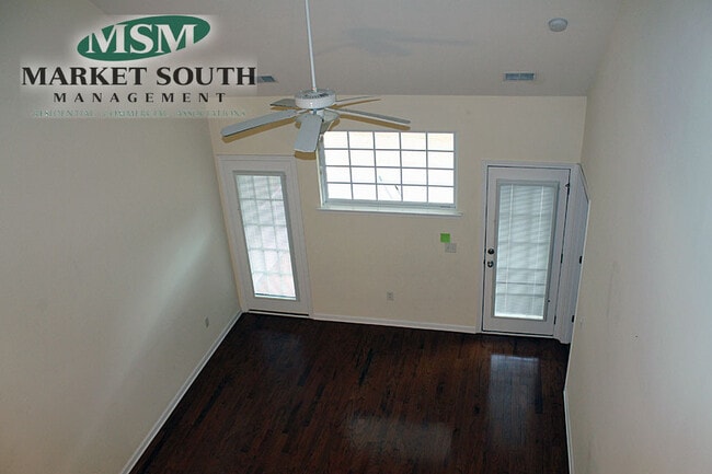 Photo - HARMONY TOWNES - POOLER