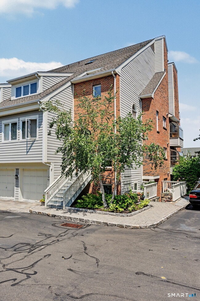 Building Photo - 123 Harbor Dr Unit 210