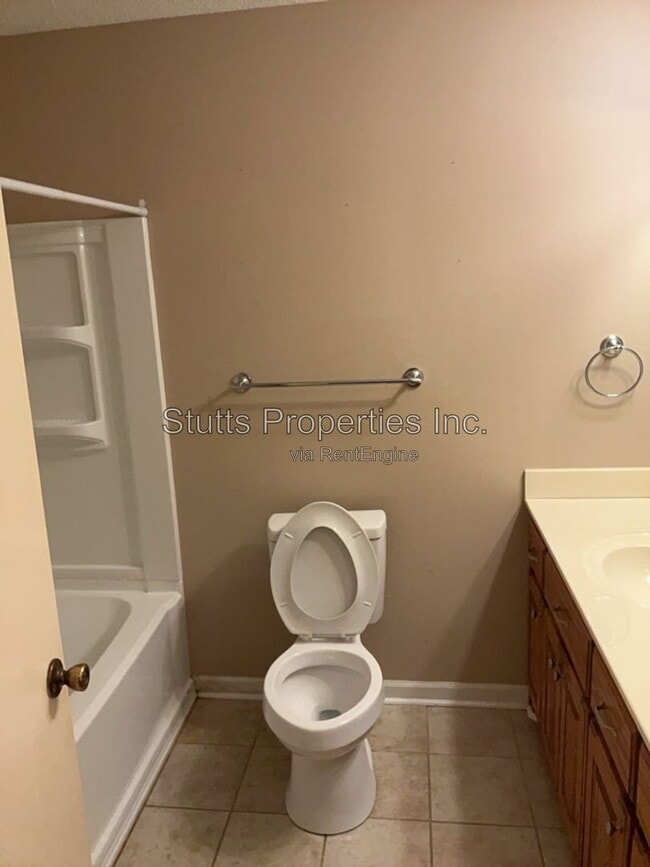 Photo - 86 Lamoray Dr