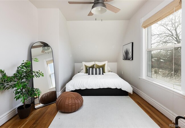 Photo - 809 W 9th Ave