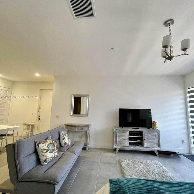 Photo - 1045 NE 18th Ave Unit 304