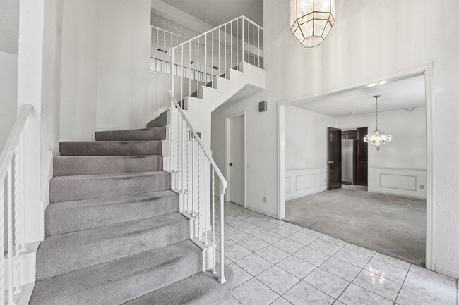 Photo - 8115 Theisswood Rd