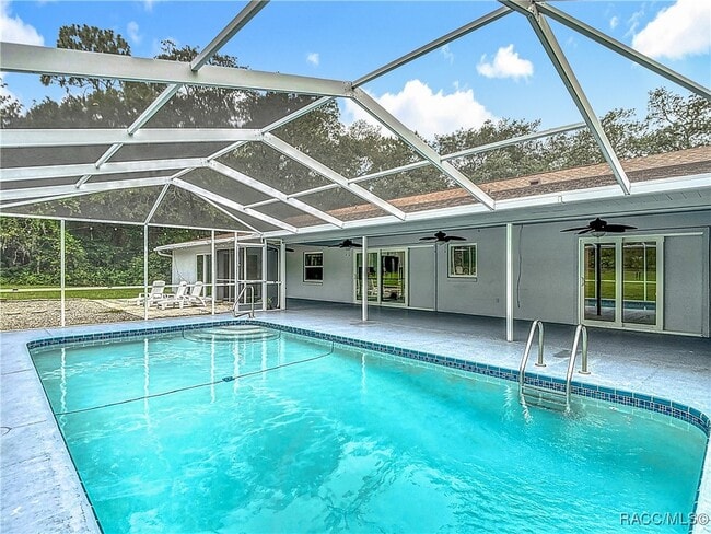 Photo - 884 W Massachusetts St