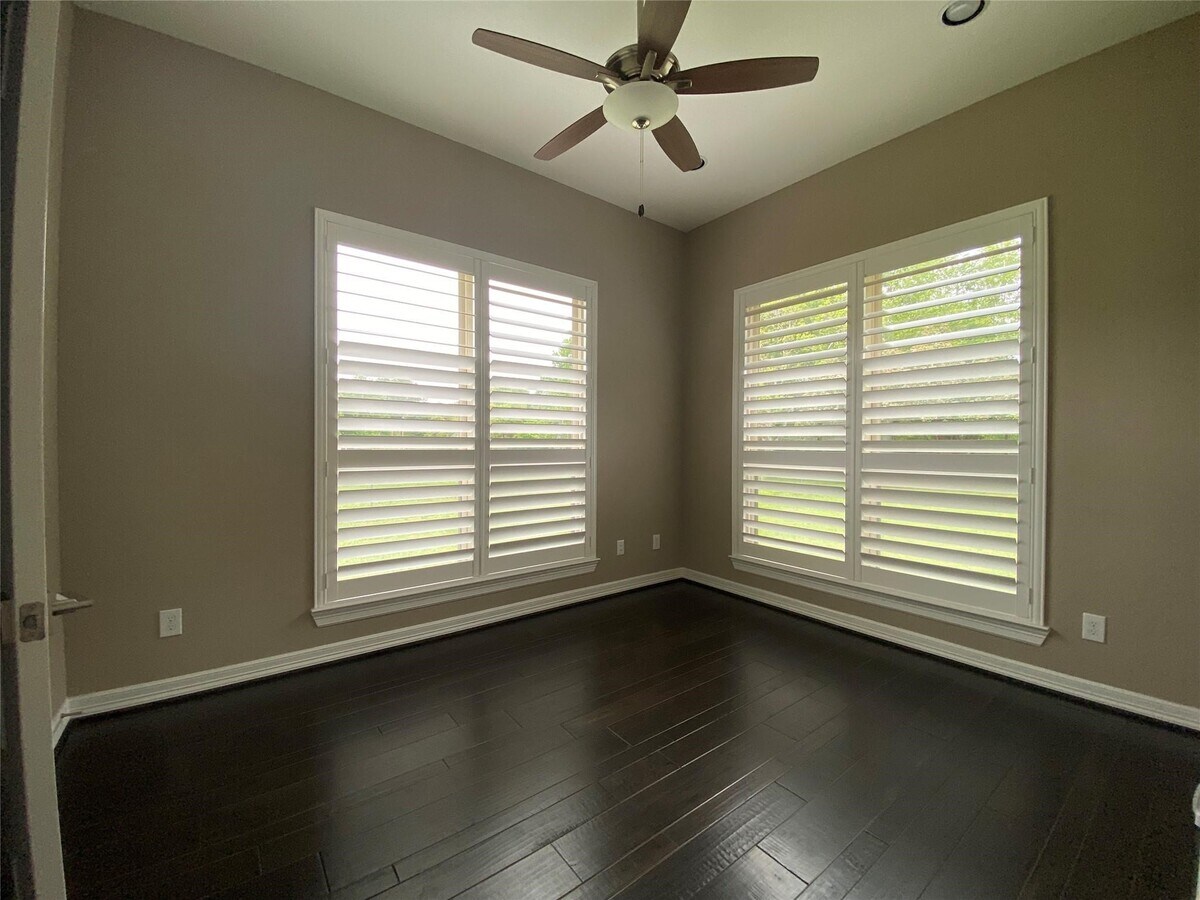 Photo - 2911 S Saddlebrook Ln