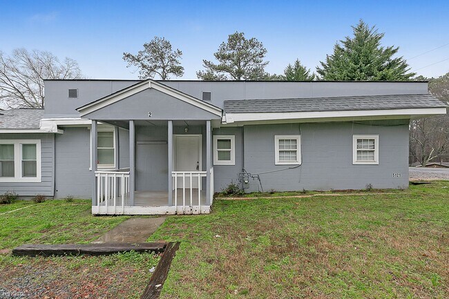 Photo - 2 br, 1 bath Triplex - 5121 Hamby Road 2