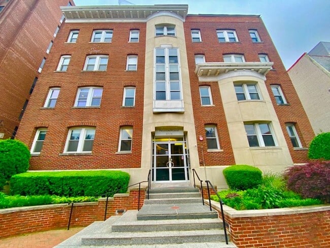 Building Photo - Dupont - West End Fabulous studio with decorative Fireplace & W/D Unit 23