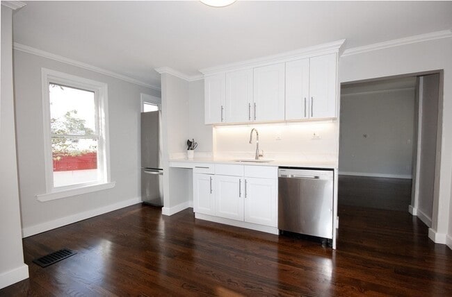 Photo - 30 Thornley St Unit 2