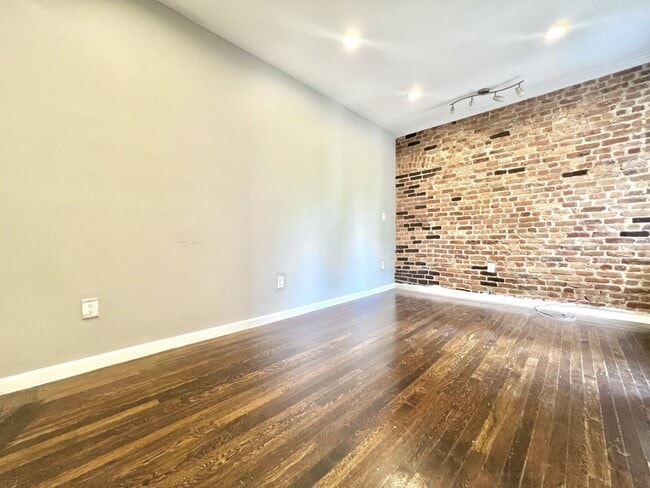 Building Photo - 541 W 150th St Rental
