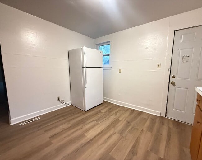 Photo - 133 Benton St Unit 133